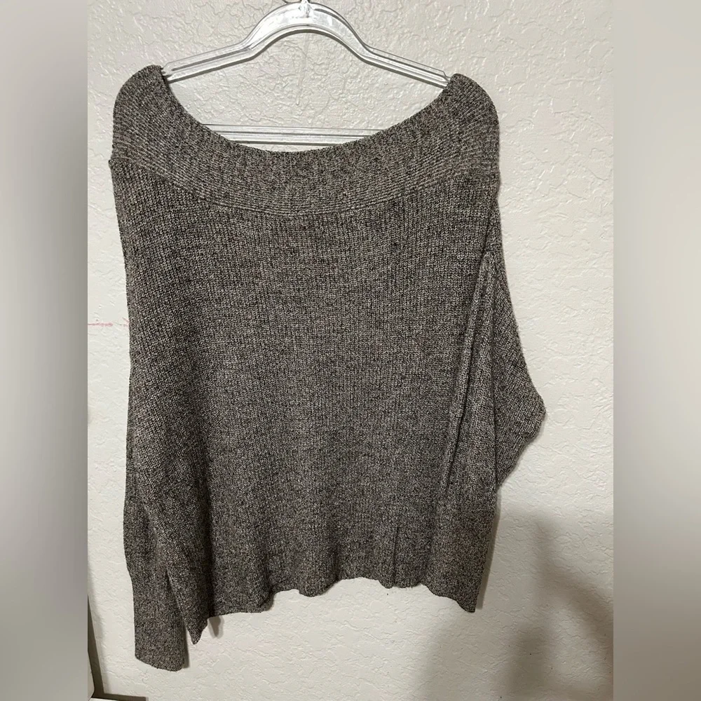🚀Free people off the shoulder sweater knit Gray size S GUC